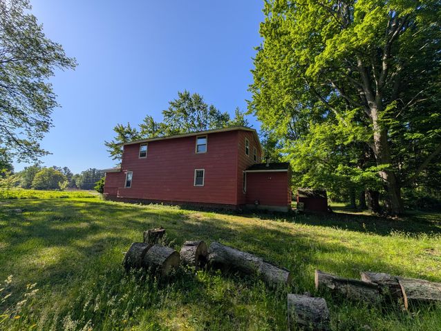 3909 Cloverville Road, Fruitport, MI 49415