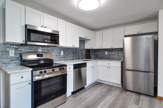 14 French Road, Holbrook, MA 02343