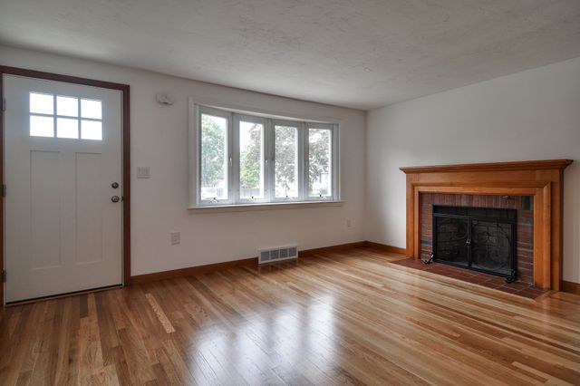 14 French Road, Holbrook, MA 02343