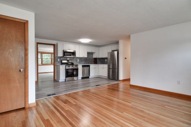 14 French Road, Holbrook, MA 02343