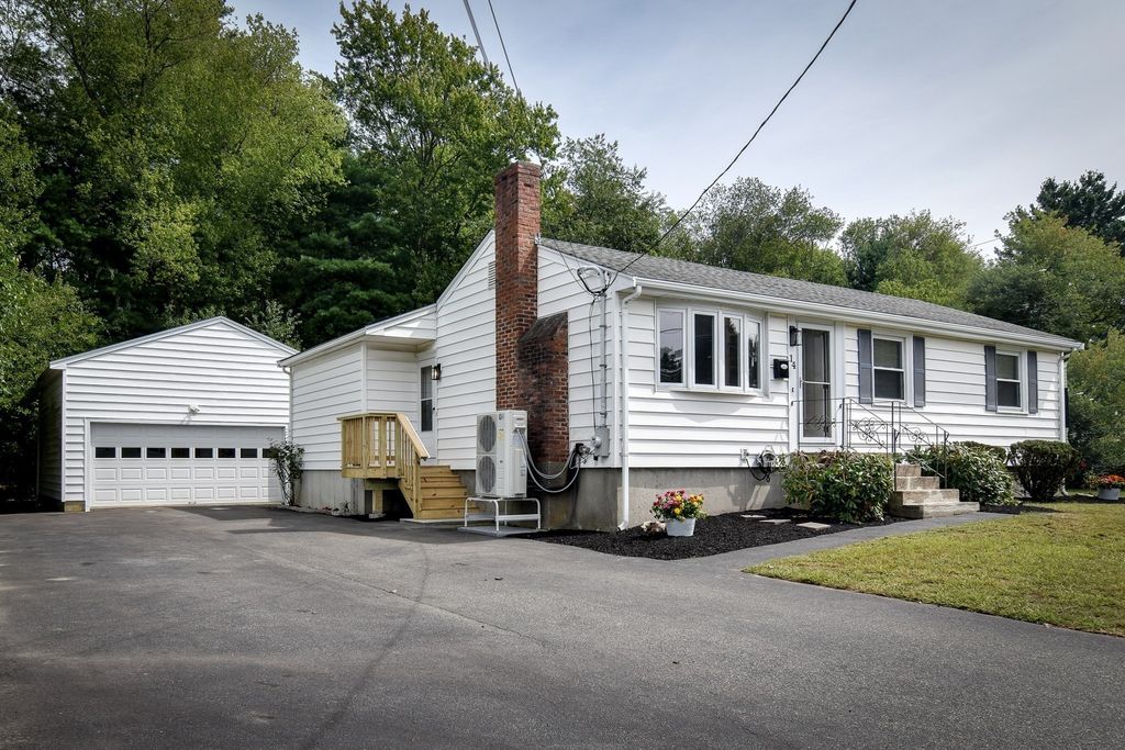 14 French Road, Holbrook, MA 02343