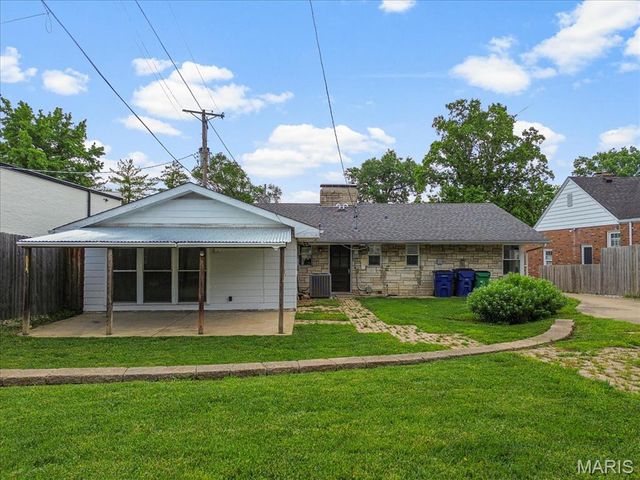913 Blossom Lane, Rock Hill, MO 63119