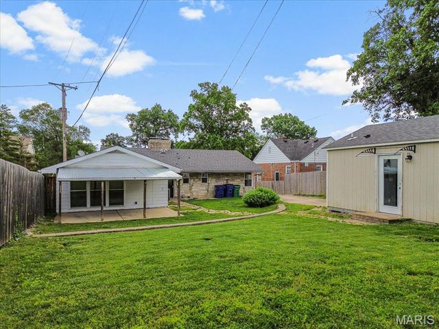 913 Blossom Lane, Rock Hill, MO 63119