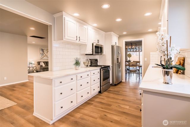 23615 105th Place SE, Kent, WA 98031