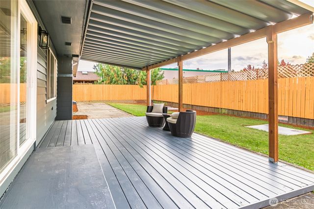 23615 105th Place SE, Kent, WA 98031