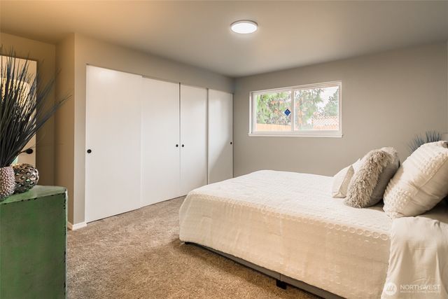 23615 105th Place SE, Kent, WA 98031