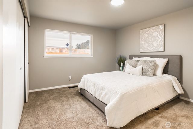 23615 105th Place SE, Kent, WA 98031