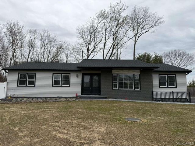 21 Colby Drive, Kings Park, NY 11754