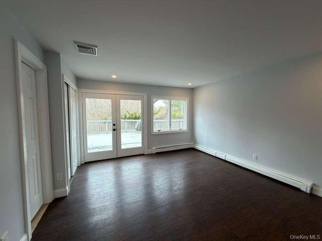 21 Colby Drive, Kings Park, NY 11754