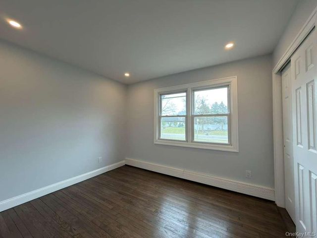 21 Colby Drive, Kings Park, NY 11754