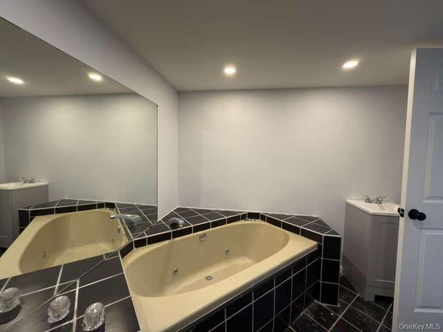 21 Colby Drive, Kings Park, NY 11754