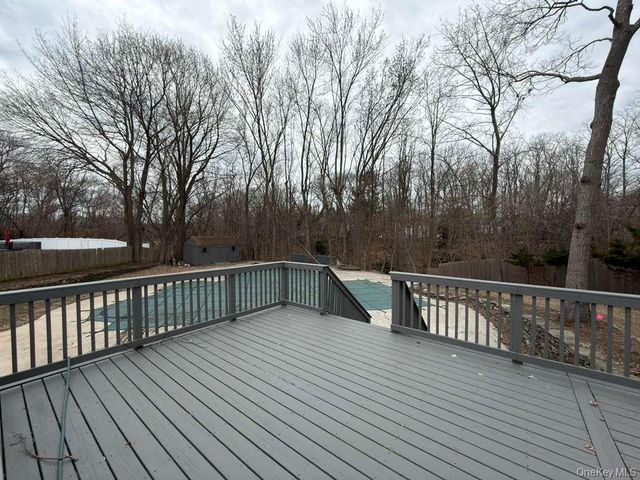 21 Colby Drive, Kings Park, NY 11754