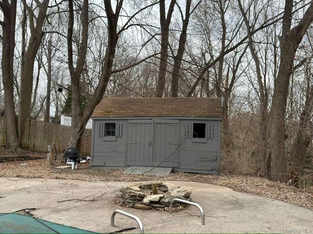 21 Colby Drive, Kings Park, NY 11754