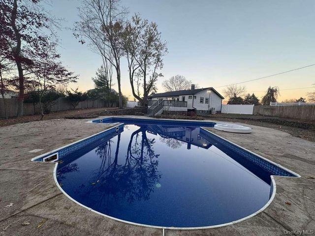 21 Colby Drive, Kings Park, NY 11754