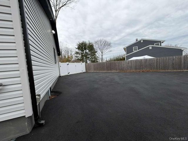 21 Colby Drive, Kings Park, NY 11754