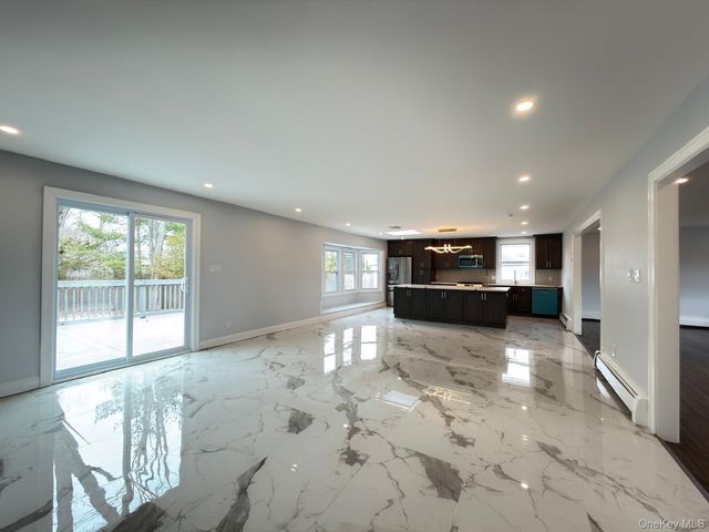 21 Colby Drive, Kings Park, NY 11754