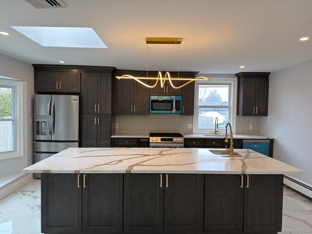 21 Colby Drive, Kings Park, NY 11754