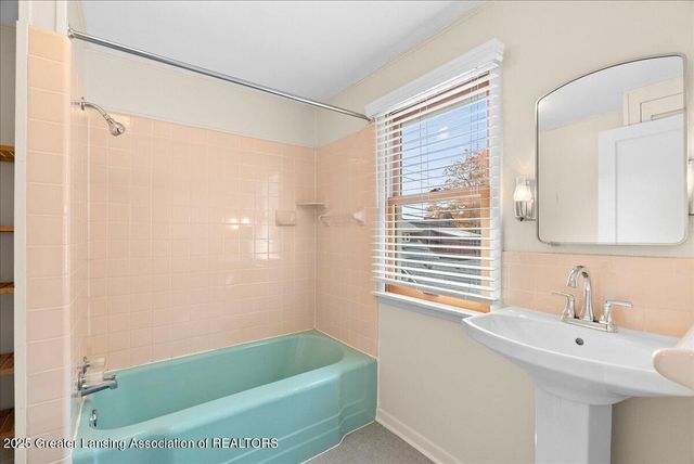 119 Kensington Road, East Lansing, MI 48823