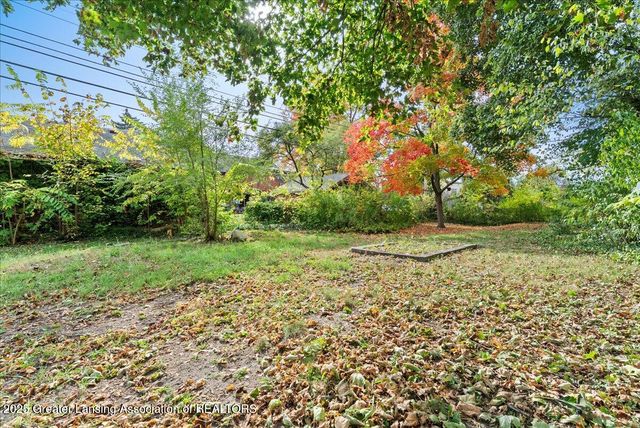 119 Kensington Road, East Lansing, MI 48823