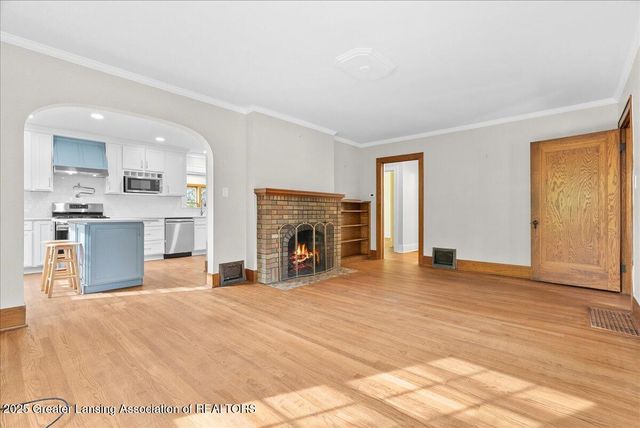 119 Kensington Road, East Lansing, MI 48823