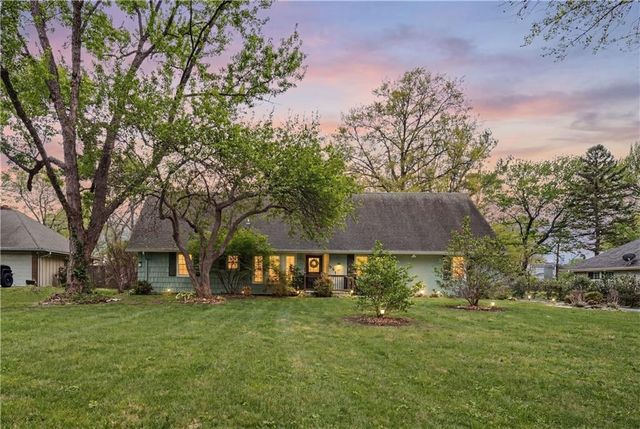 401 W 114 Terrace, Kansas City, MO 64114