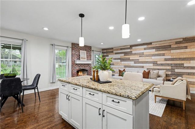 401 W 114 Terrace, Kansas City, MO 64114