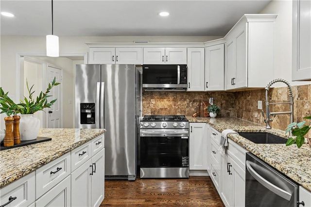 401 W 114 Terrace, Kansas City, MO 64114
