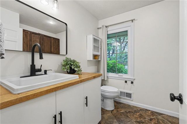 401 W 114 Terrace, Kansas City, MO 64114