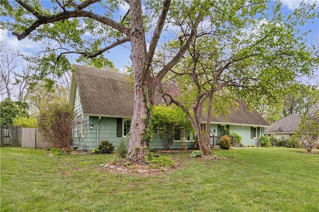 401 W 114 Terrace, Kansas City, MO 64114