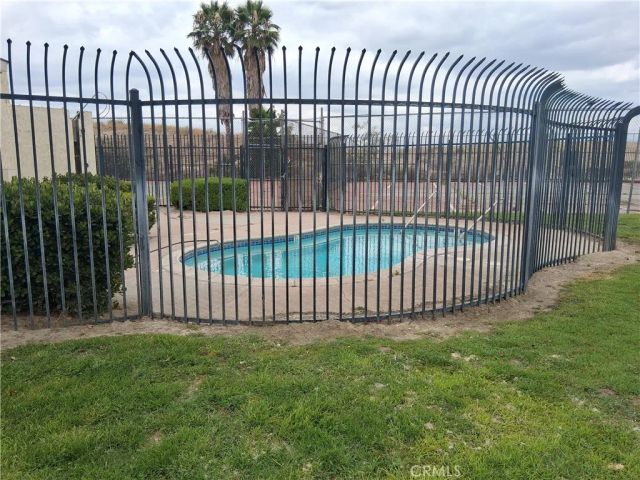 1077 Santo Antonio Drive 4, Colton, CA 92324