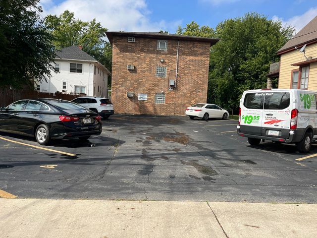 1030 Dunlop 2C, Forest Park, IL 60130