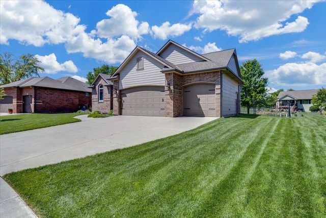 10022 W WESTLAKES CT., Wichita, KS 67205