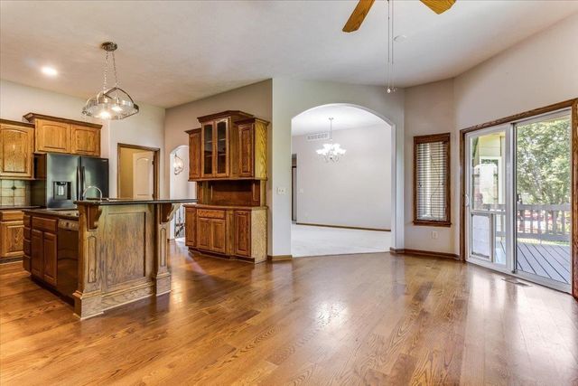 10022 W WESTLAKES CT., Wichita, KS 67205