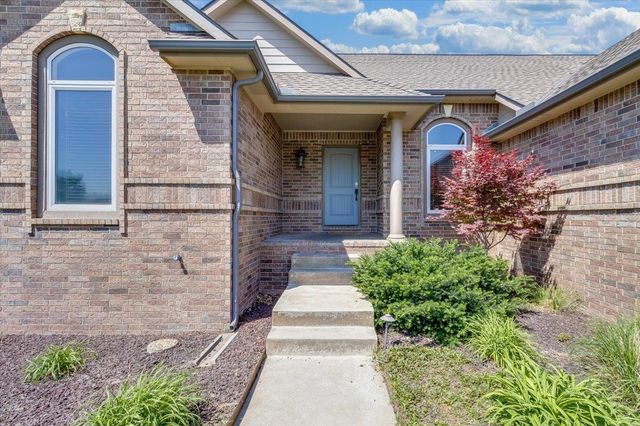 10022 W WESTLAKES CT., Wichita, KS 67205
