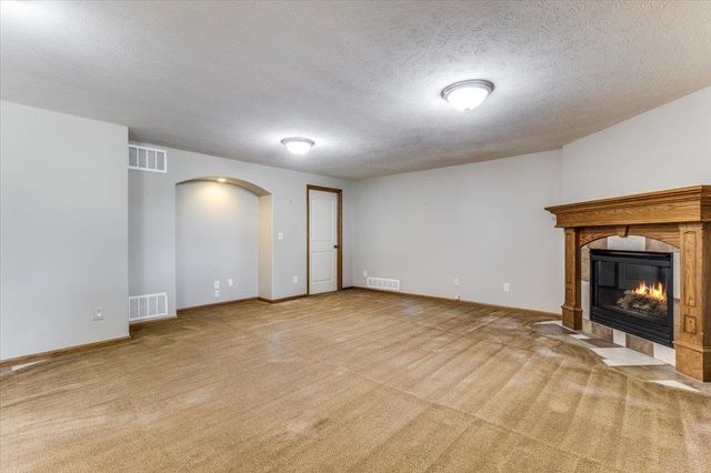 10022 W WESTLAKES CT., Wichita, KS 67205