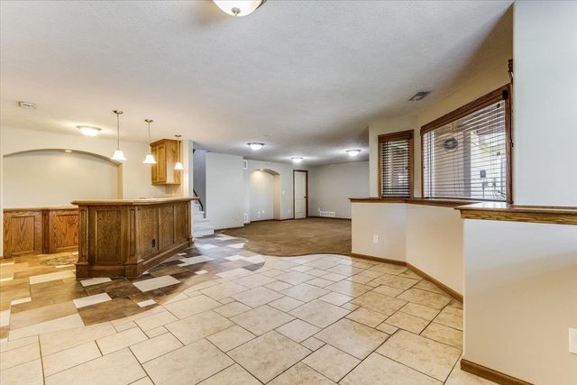 10022 W WESTLAKES CT., Wichita, KS 67205