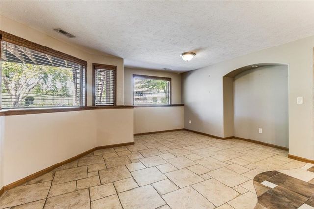 10022 W WESTLAKES CT., Wichita, KS 67205