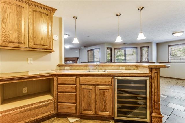 10022 W WESTLAKES CT., Wichita, KS 67205