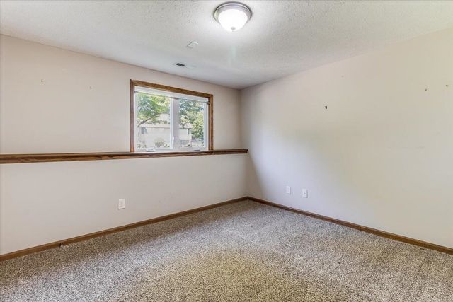 10022 W WESTLAKES CT., Wichita, KS 67205