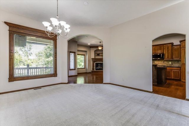 10022 W WESTLAKES CT., Wichita, KS 67205