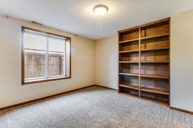 10022 W WESTLAKES CT., Wichita, KS 67205