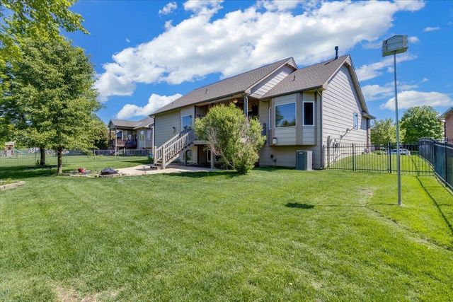 10022 W WESTLAKES CT., Wichita, KS 67205