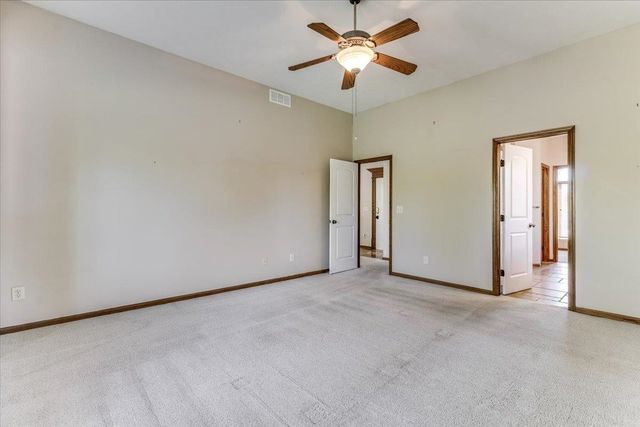 10022 W WESTLAKES CT., Wichita, KS 67205
