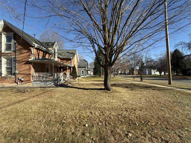 447 BROADWAY STREET, Berlin, WI 54923