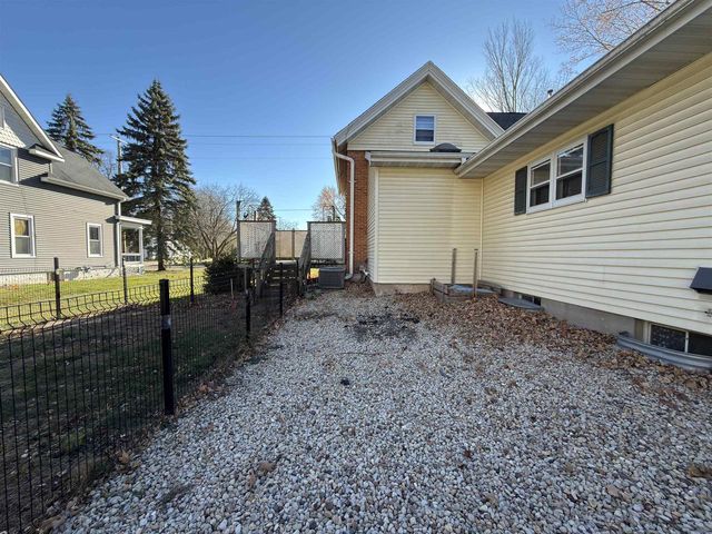 447 BROADWAY STREET, Berlin, WI 54923