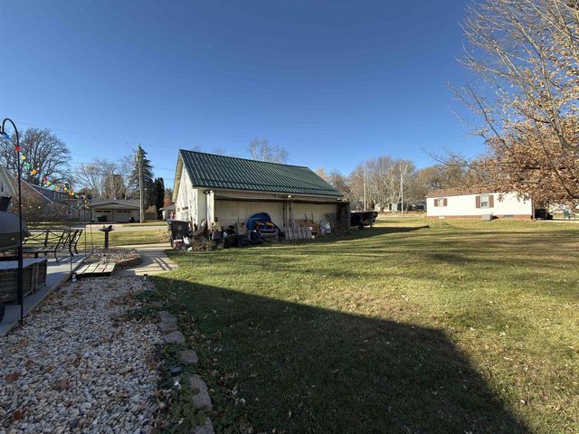 447 BROADWAY STREET, Berlin, WI 54923