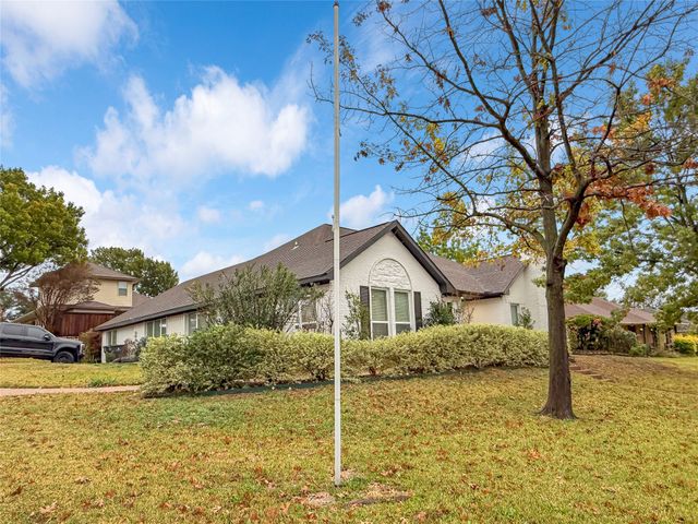 2402 Country Valley Road, Garland, TX 75041