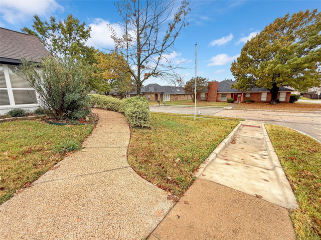 2402 Country Valley Road, Garland, TX 75041