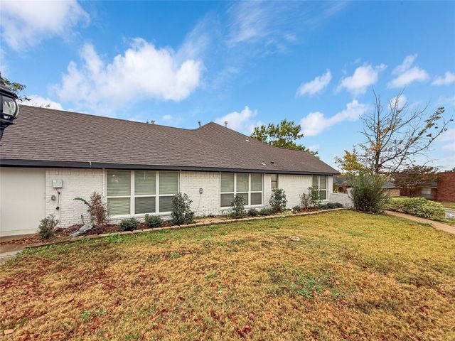 2402 Country Valley Road, Garland, TX 75041