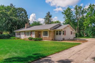 1319 W State Street, Geneva, IL 60134